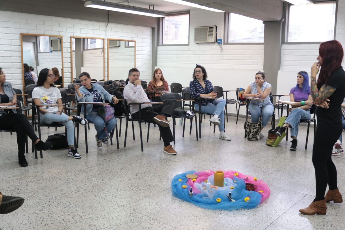 Formación-Acción-Escuela-Ágora-de-las-Mujeres-con-Docentes-Universitarias