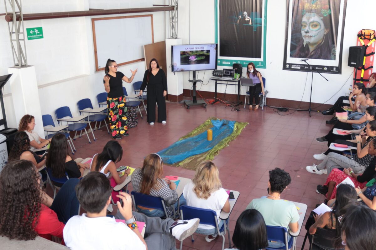 Formación-Acción-Escuela-Ágora-de-las-Mujeres-con-Estudiantes-Universitarias