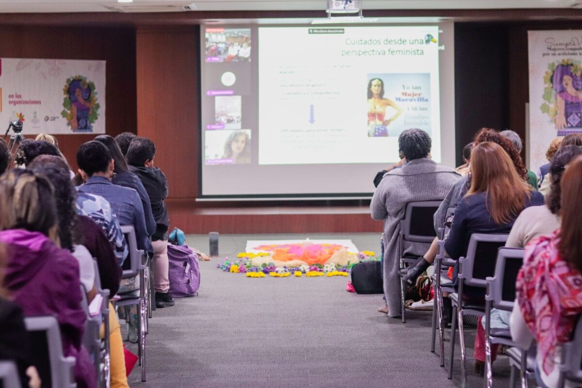 Mujeres-que-crean Foro 2022